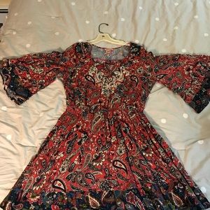 Flying Tomato Paisley flare sleeve dress!